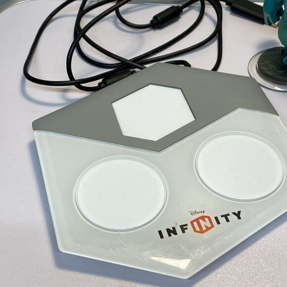 Disney Infinity Incredibles Sully Jack Sparrow Nintendo Wii U Bolt Donald Duck - Picture 3 of 13